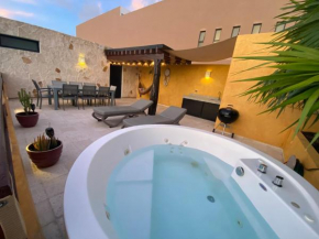 Spectacular Two Bedrooms PH with Private Rooftop and Jacuzzi